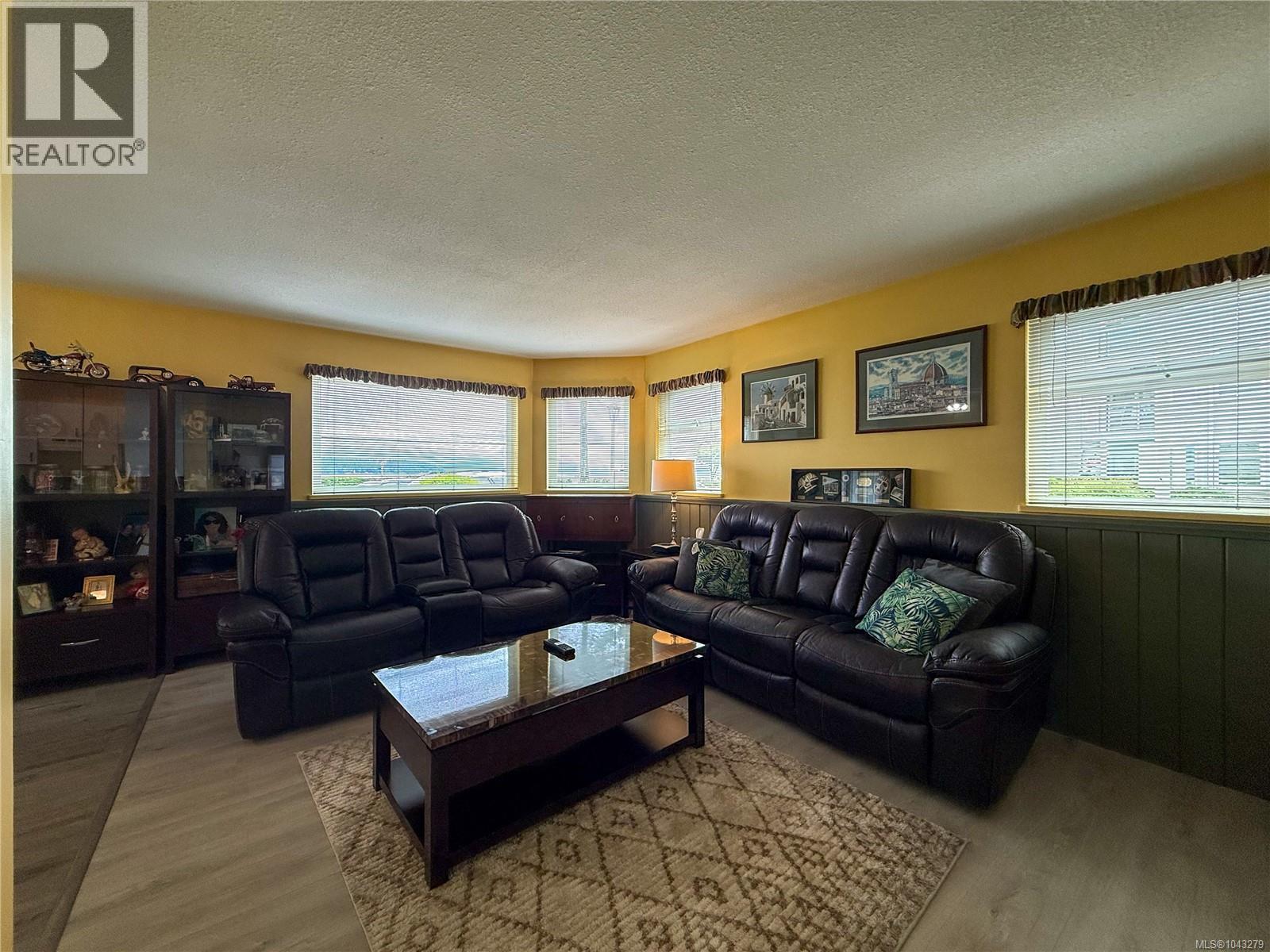 #104a 650 Island Hwy S - 12