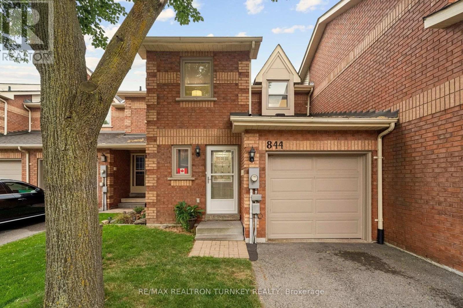 844 PLAYTER CRESCENT - 1