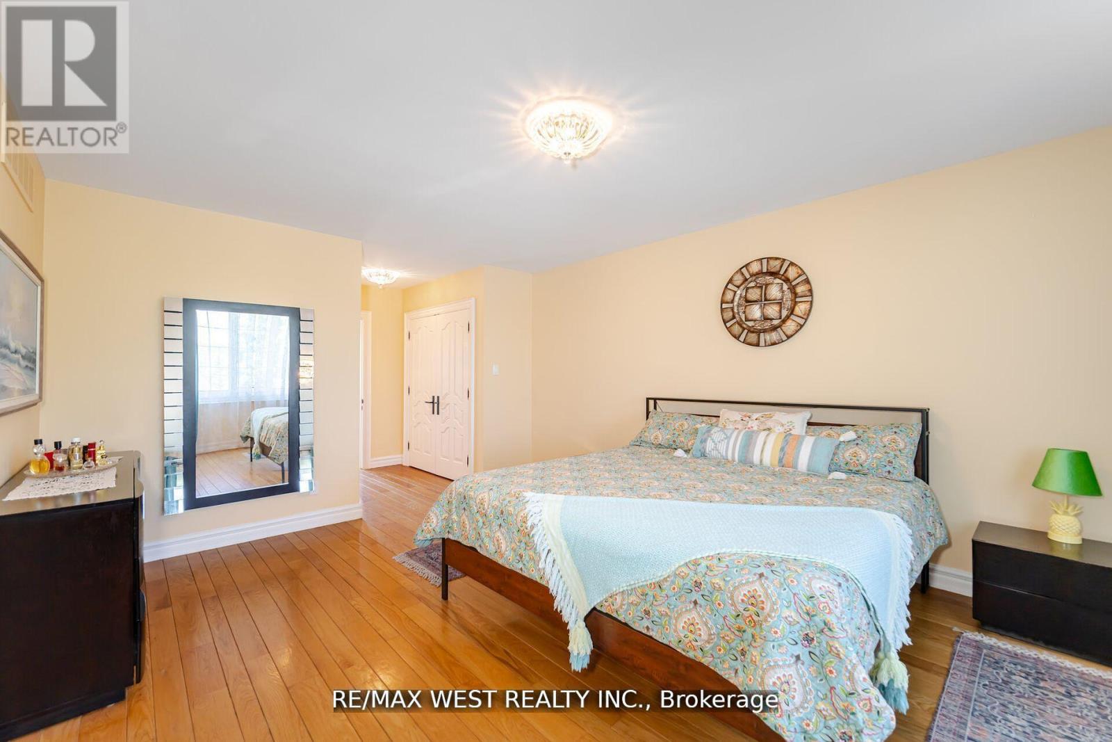 7 STEWART CRESCENT - 15