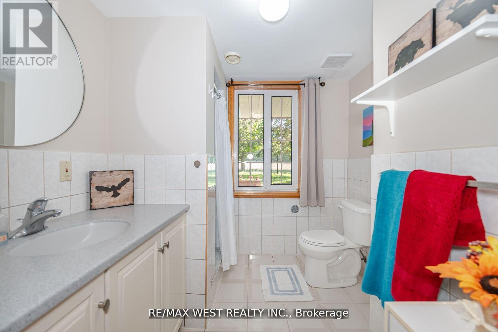 7 STEWART CRESCENT - 30