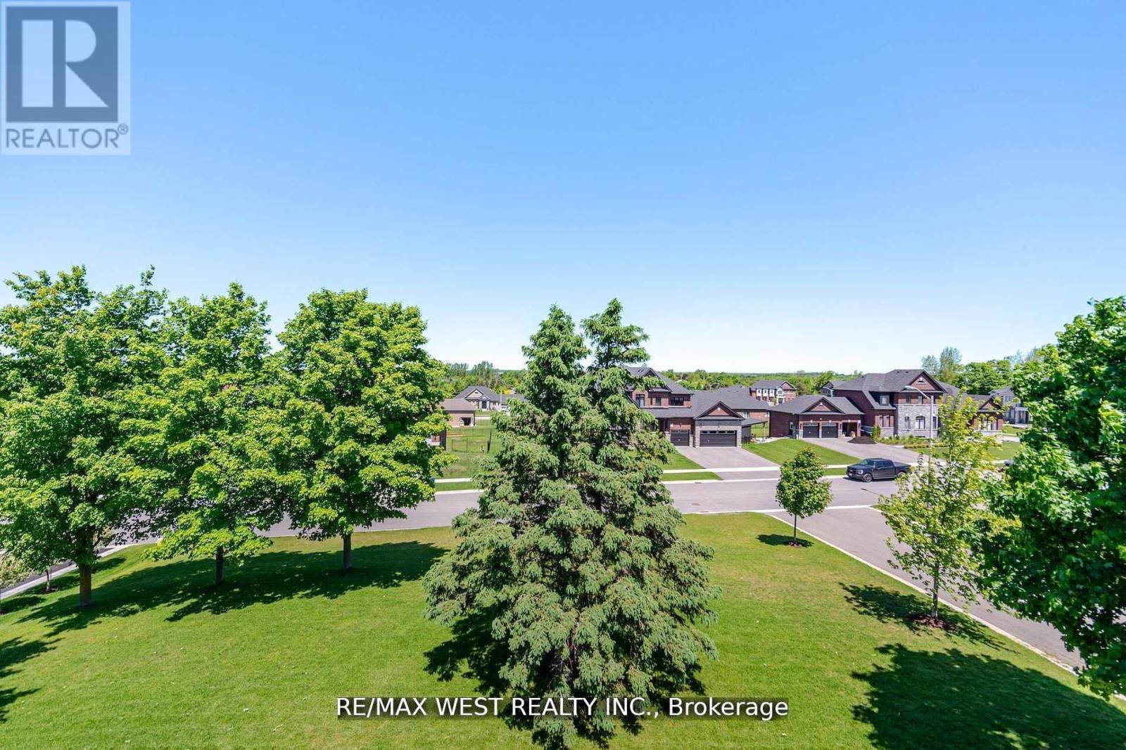 7 STEWART CRESCENT - 37