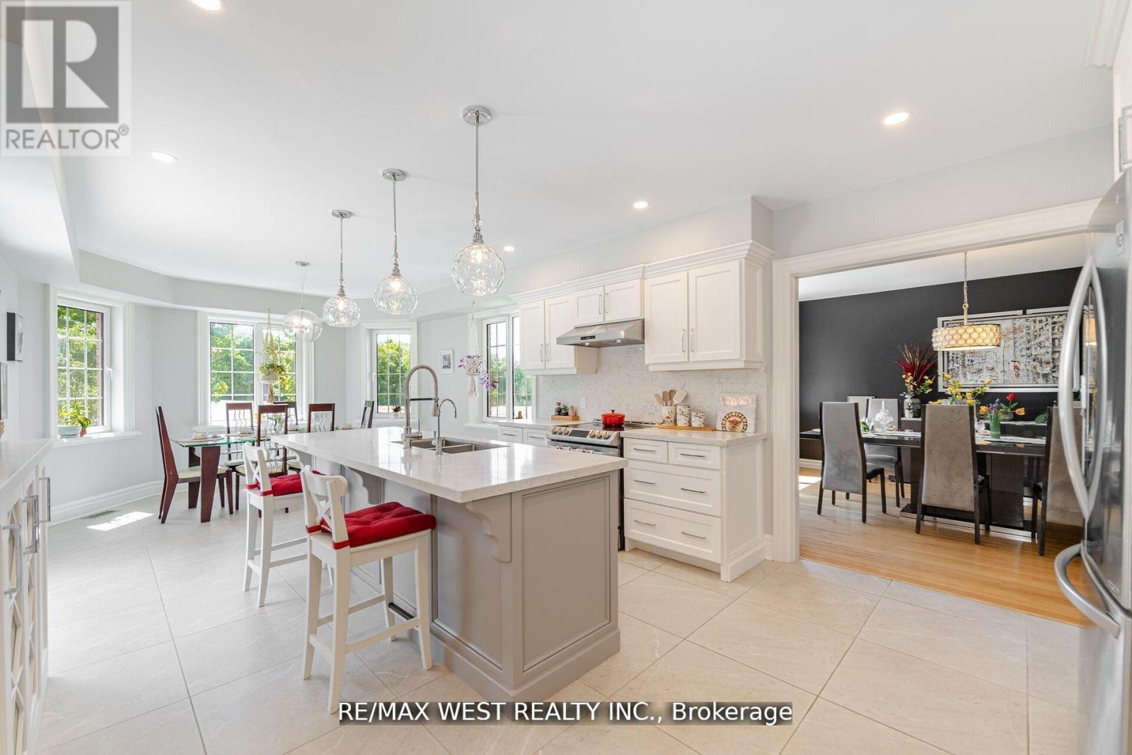 7 STEWART CRESCENT - 6