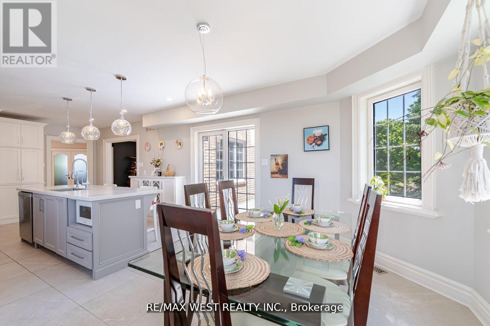 7 STEWART CRESCENT - 8