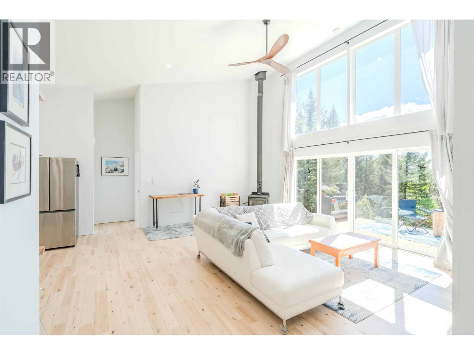 6282 HILLSIDE DRIVE - Image 11
