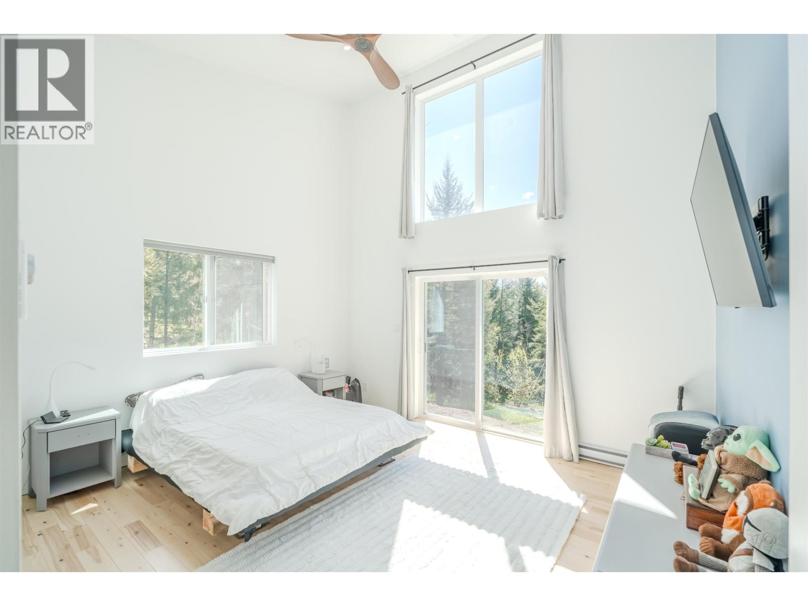 6282 HILLSIDE DRIVE - Image 13