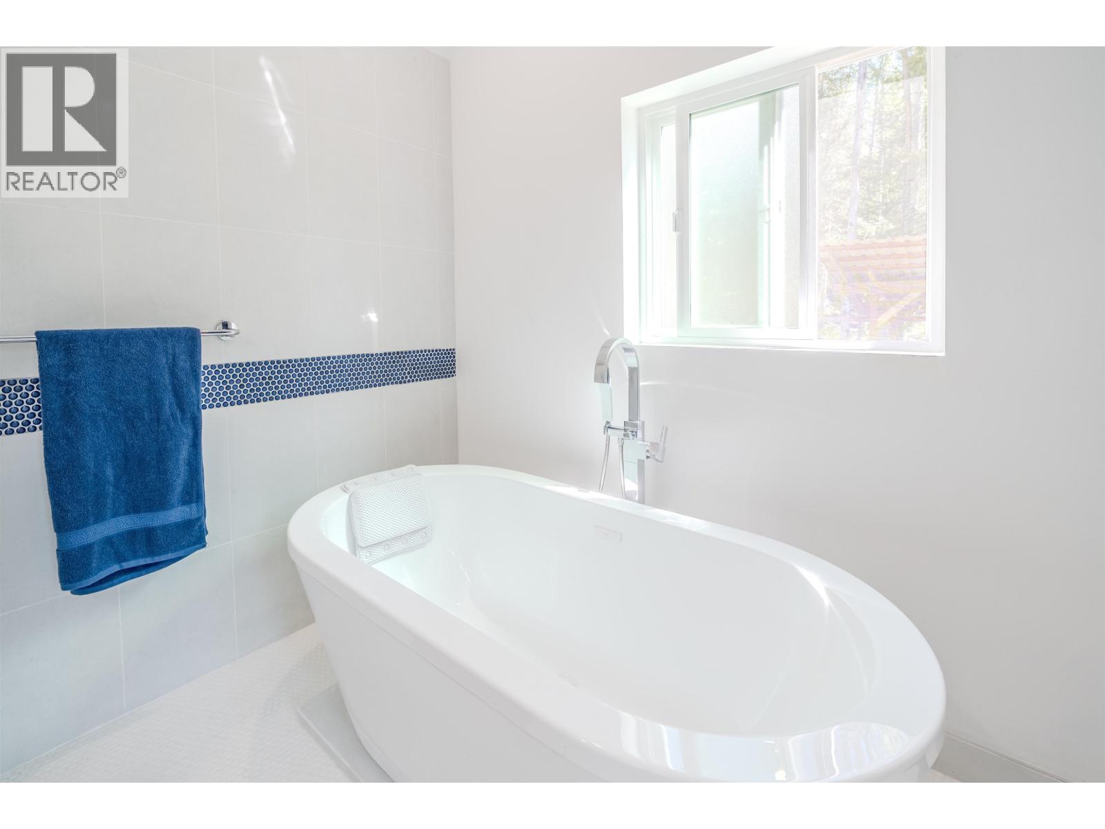 6282 HILLSIDE DRIVE - Image 17