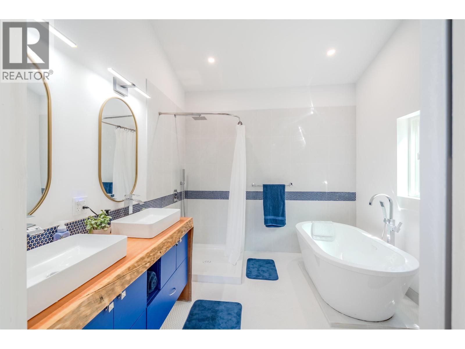 6282 HILLSIDE DRIVE - 16
