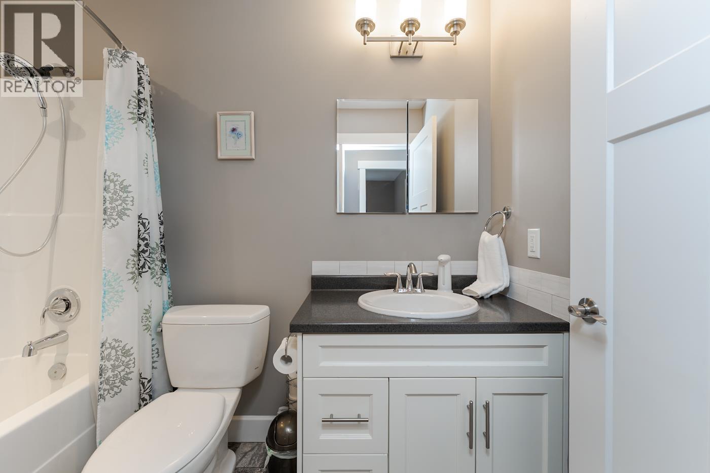 Photo 17 of 41 — 4061 ESTAVILLA DRIVE · Prince George, BC