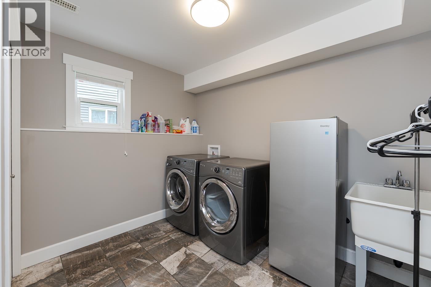 Photo 27 of 41 — 4061 ESTAVILLA DRIVE · Prince George, BC