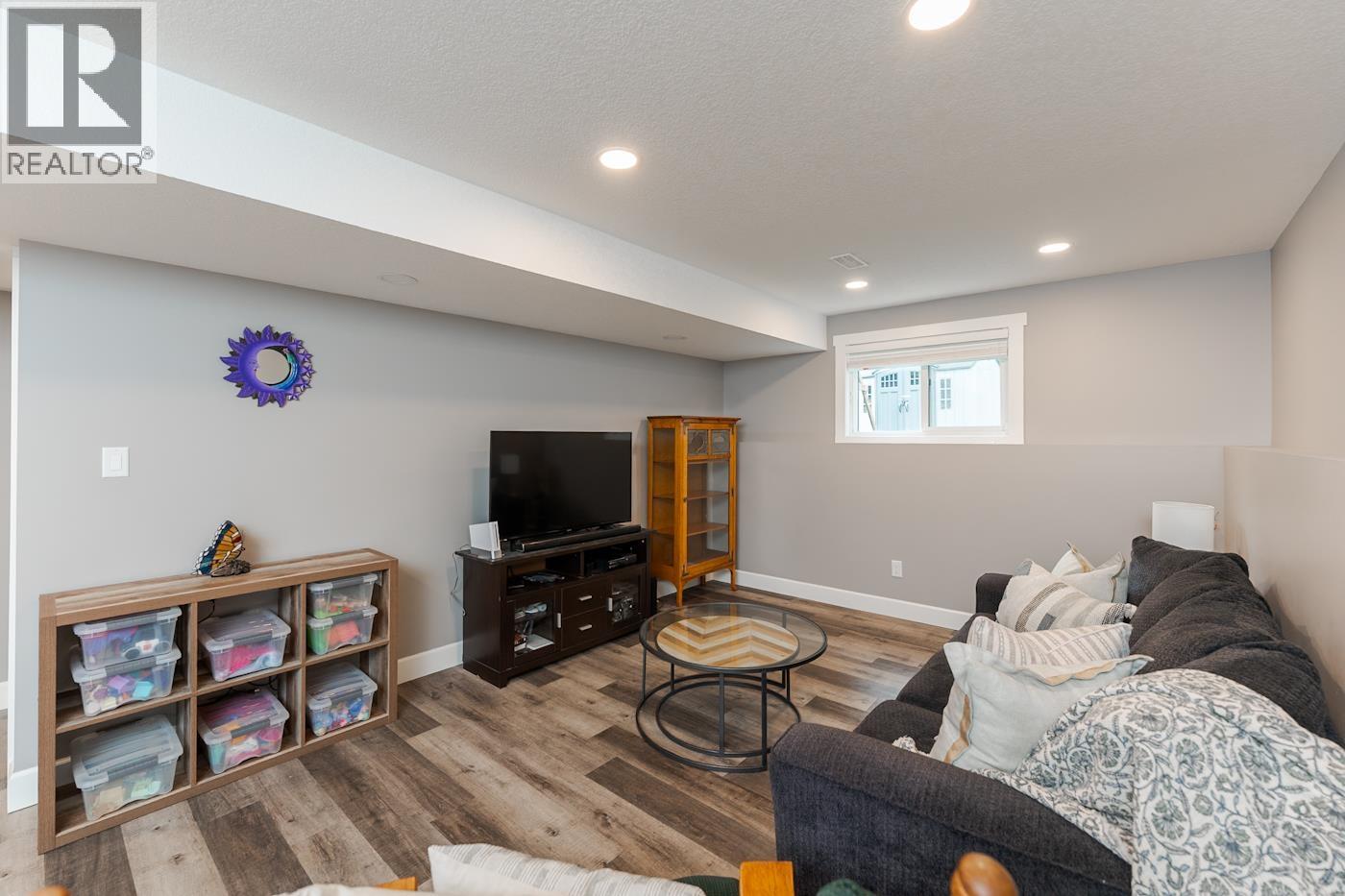 Photo 30 of 41 — 4061 ESTAVILLA DRIVE · Prince George, BC