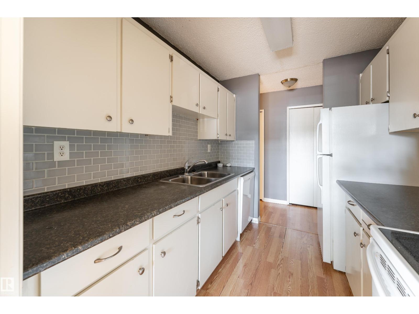 #2 10737 116 ST NW - 12