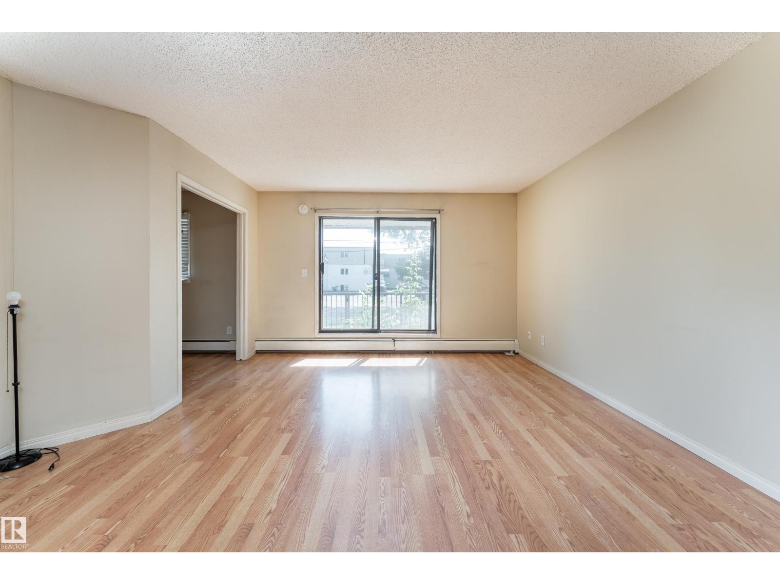 #2 10737 116 ST NW - 2