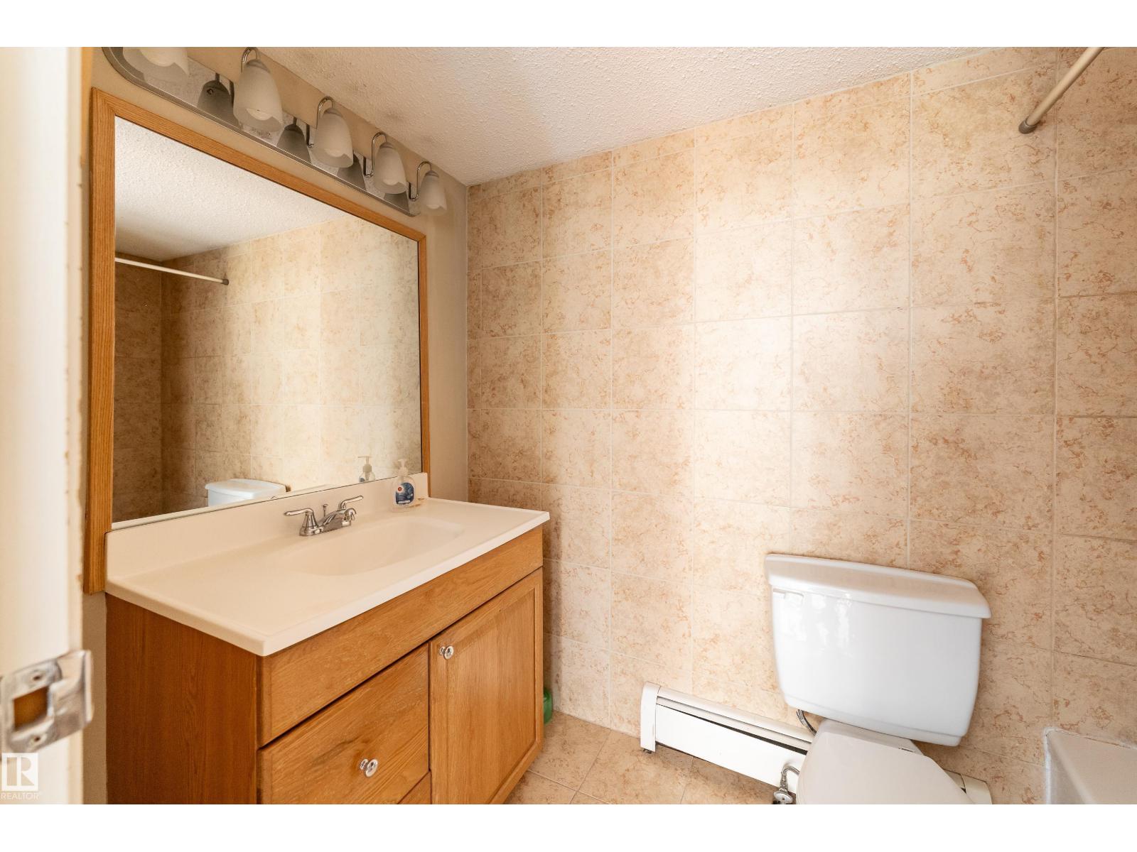 #2 10737 116 ST NW - 21