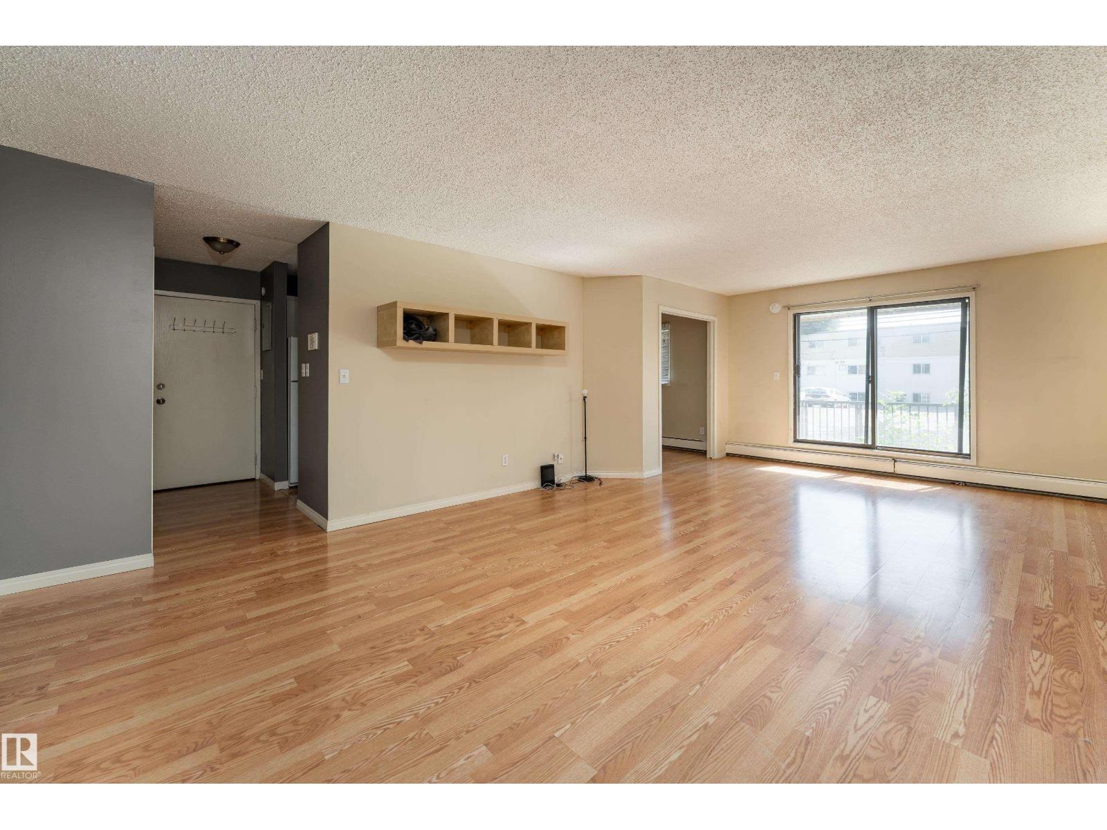 #2 10737 116 ST NW - 3