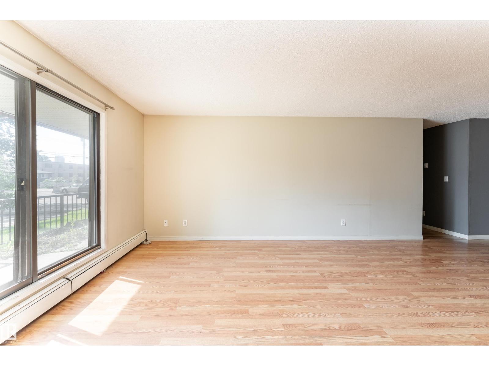 #2 10737 116 ST NW - 5