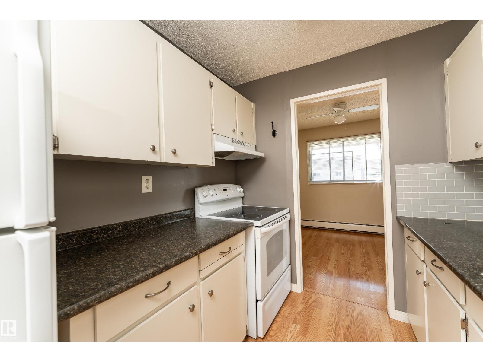 #2 10737 116 ST NW - 11
