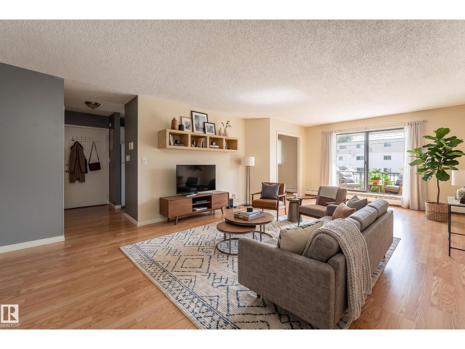 #2 10737 116 ST NW - 1