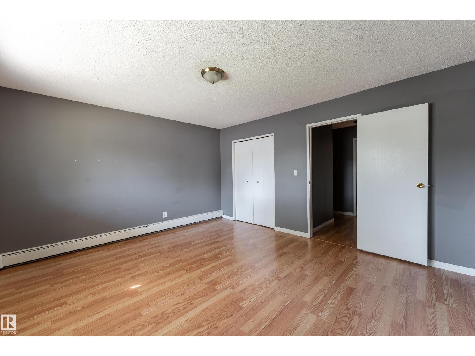 #2 10737 116 ST NW - 19