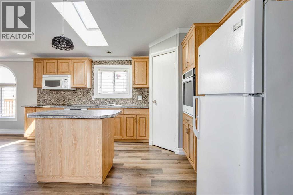 252 Grandview Crescent - 13