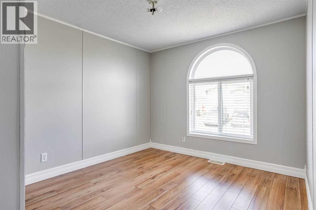 252 Grandview Crescent - 23