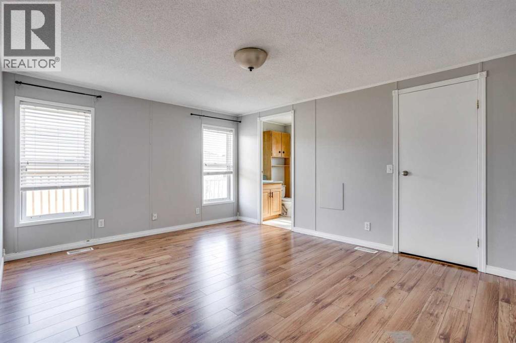 252 Grandview Crescent - 16