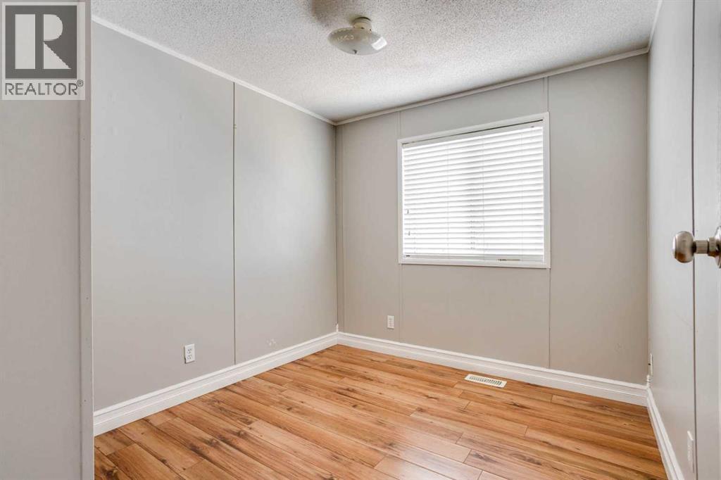 252 Grandview Crescent - 21