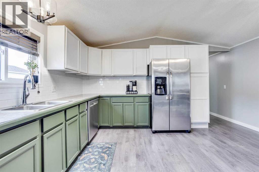 369 Cree Road - 11