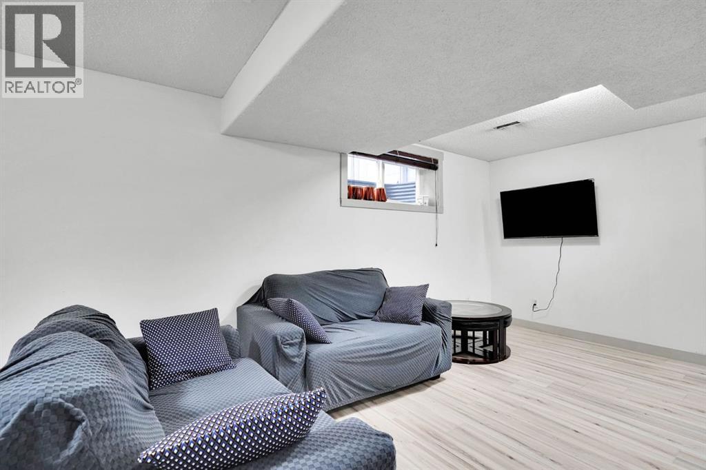 63 Saddlemont Crescent NE - 30
