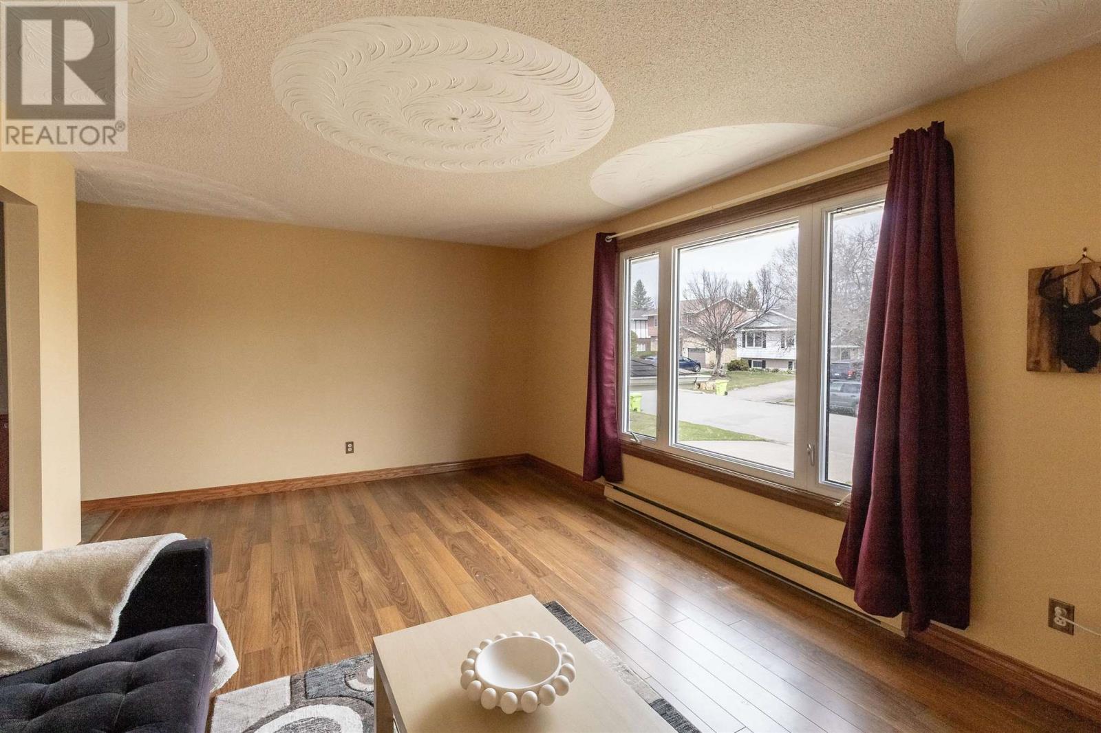 7 Golf Range CRES - 10