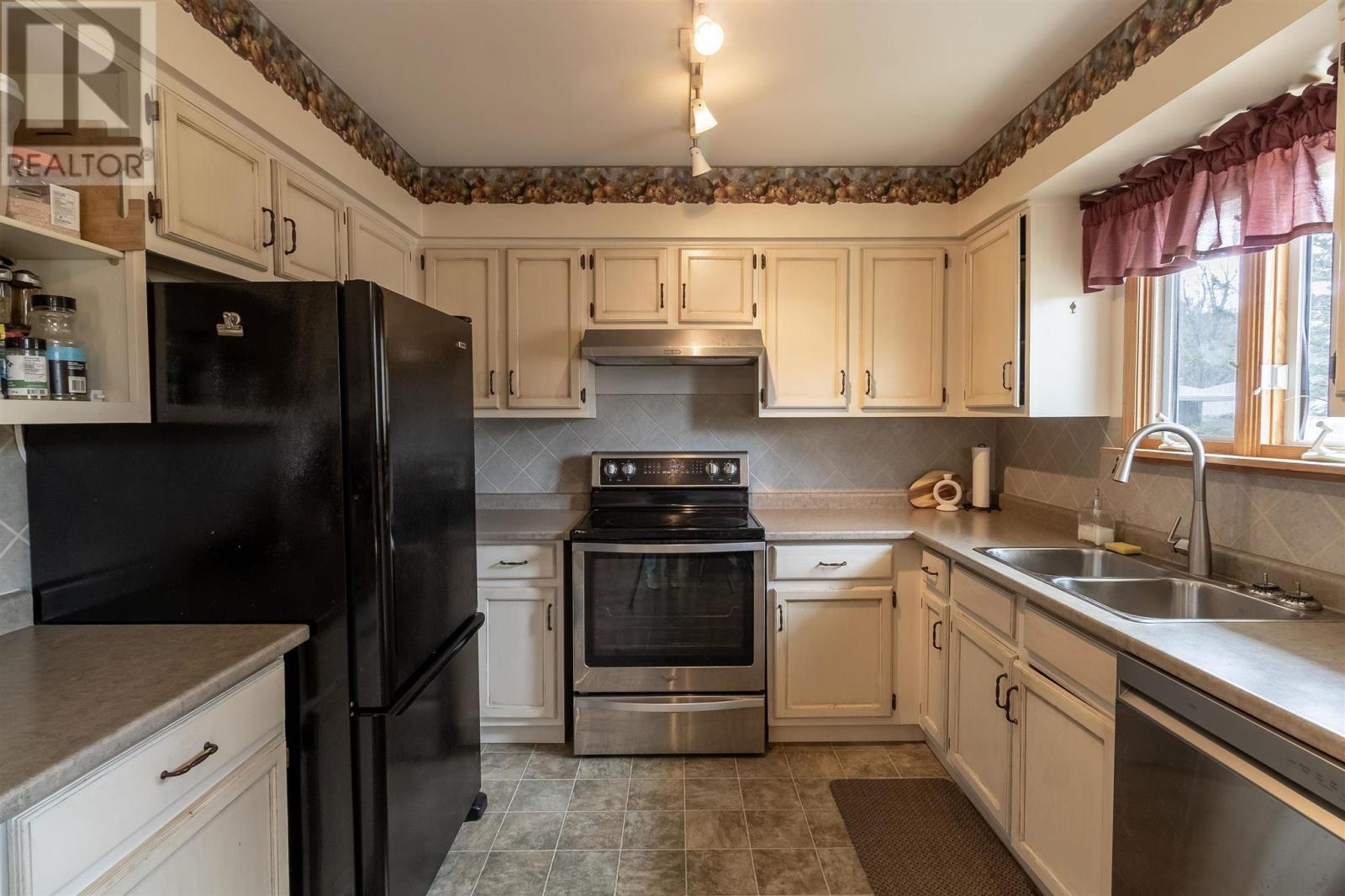 7 Golf Range CRES - 12