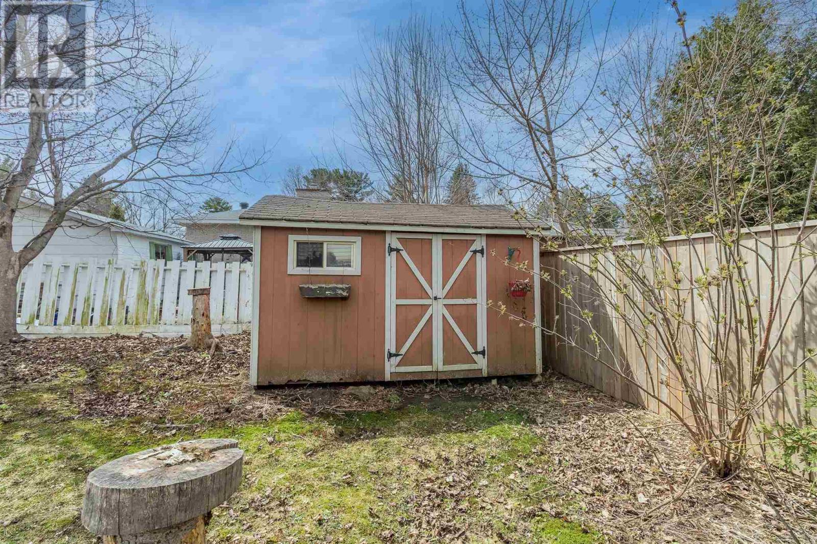 7 Golf Range CRES - 32
