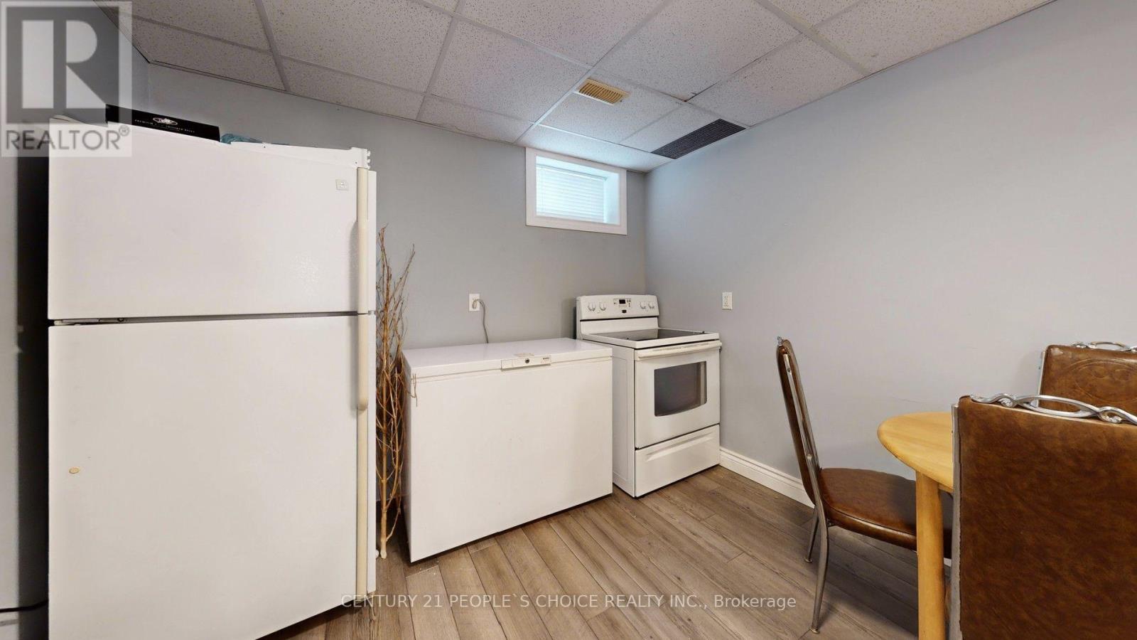 9 ROUGHLEY STREET - 29