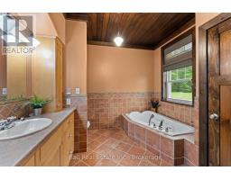 Sunroom - 380 County Road 49, Trent Lakes, ON K0M1A0 Photo 16