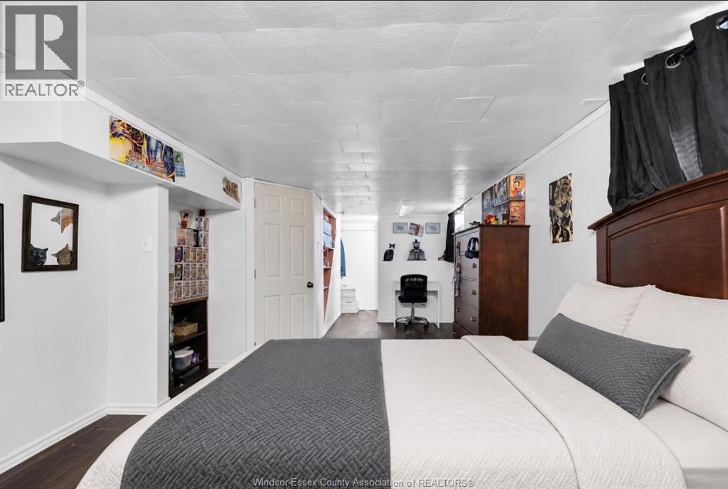 911 JEFFERSON BOULEVARD - 18