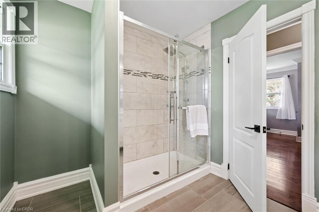 370 GORDON Street - 24