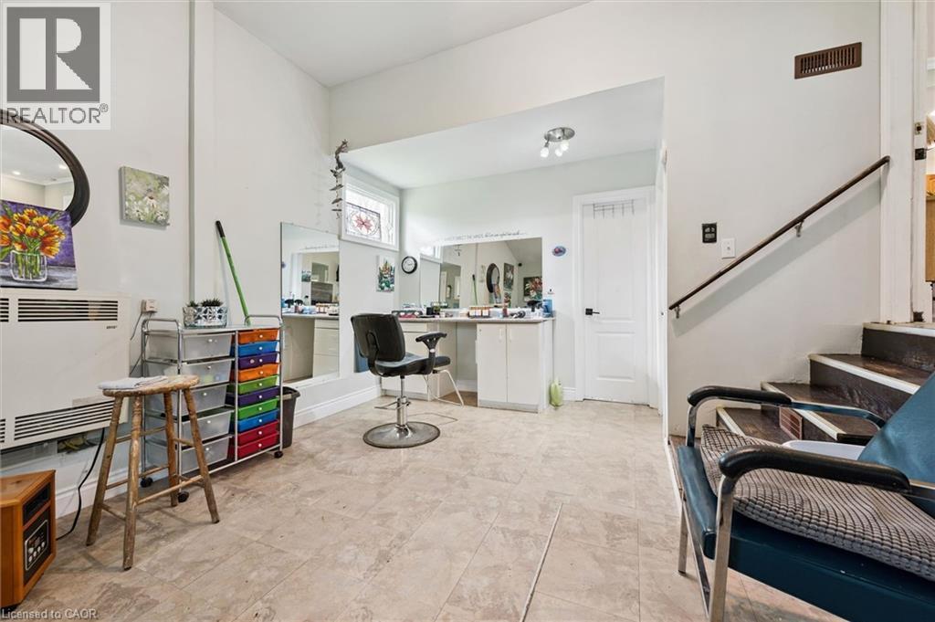 370 GORDON Street - 39