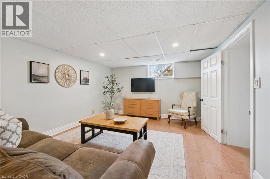 370 GORDON Street - 27