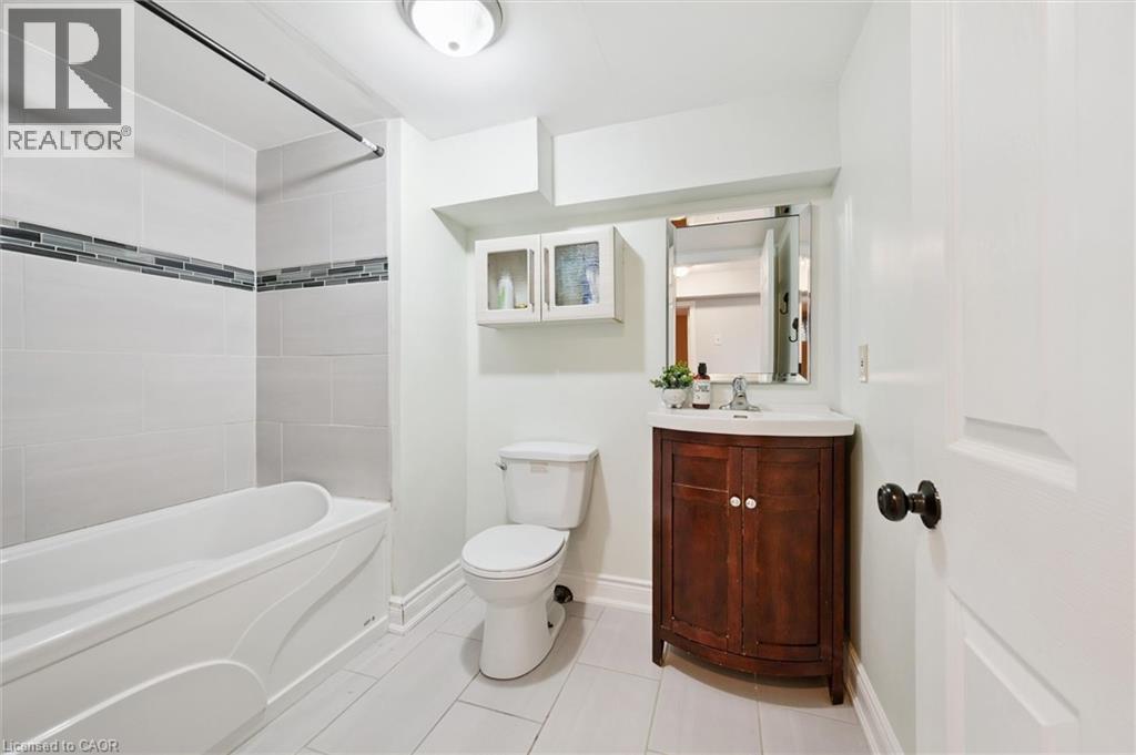 370 GORDON Street - 37
