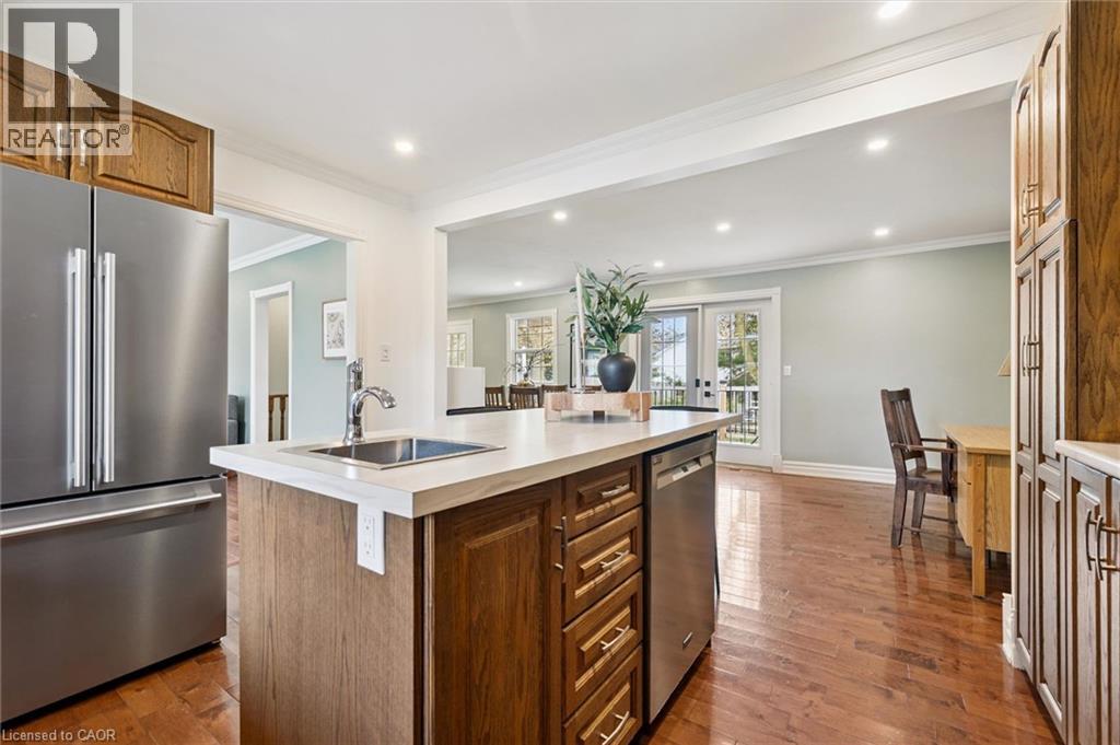 370 GORDON Street - 17