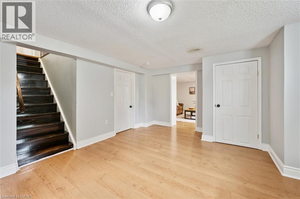 370 GORDON Street - 26