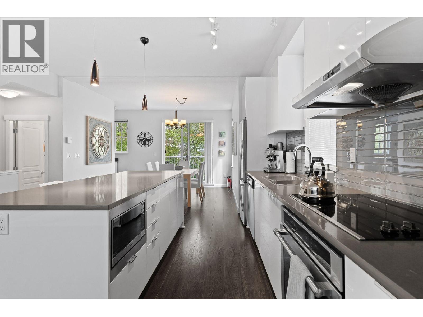 #126-5550 ADMIRAL Way, Delta