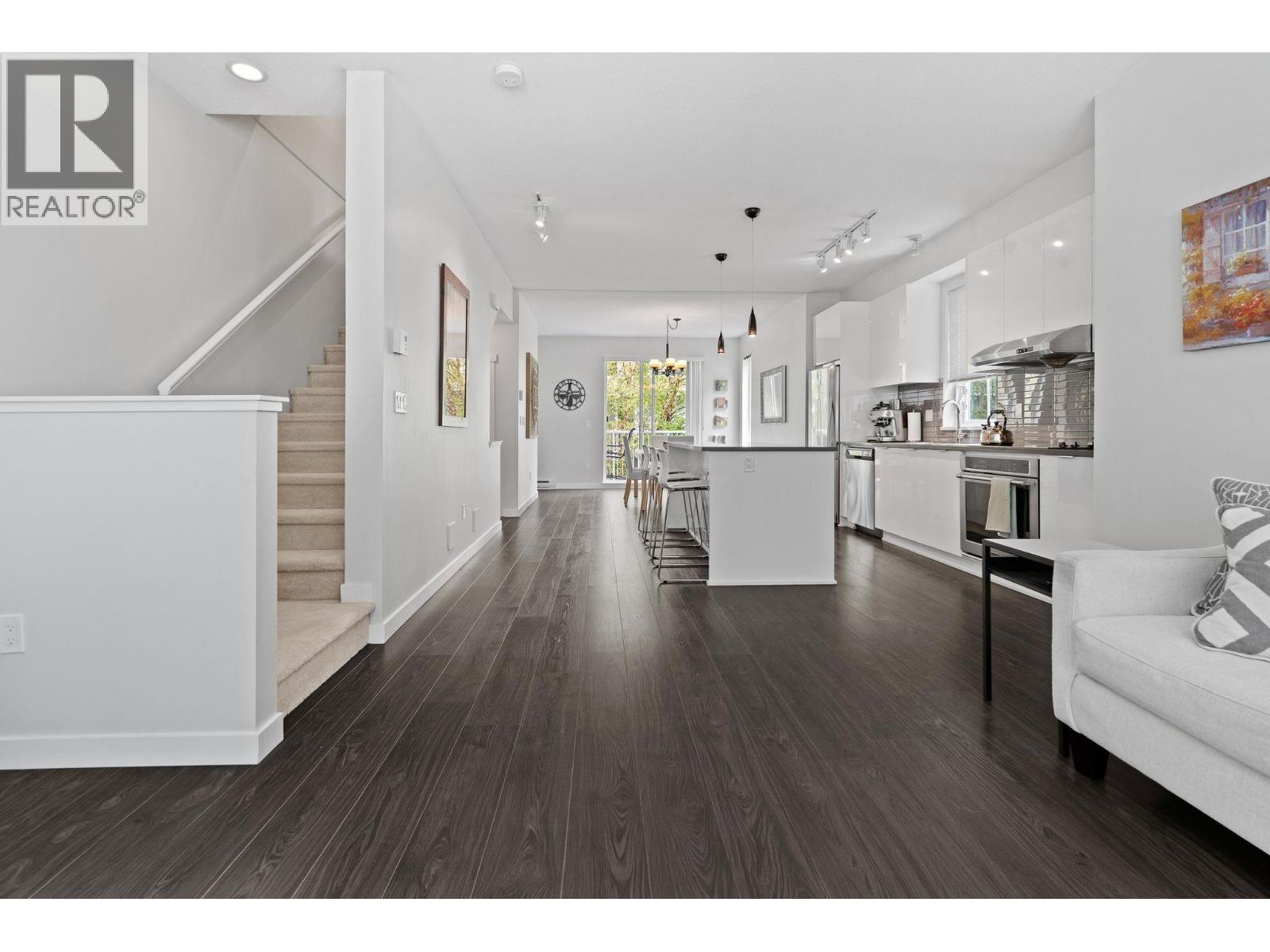 #126-5550 ADMIRAL Way, Delta