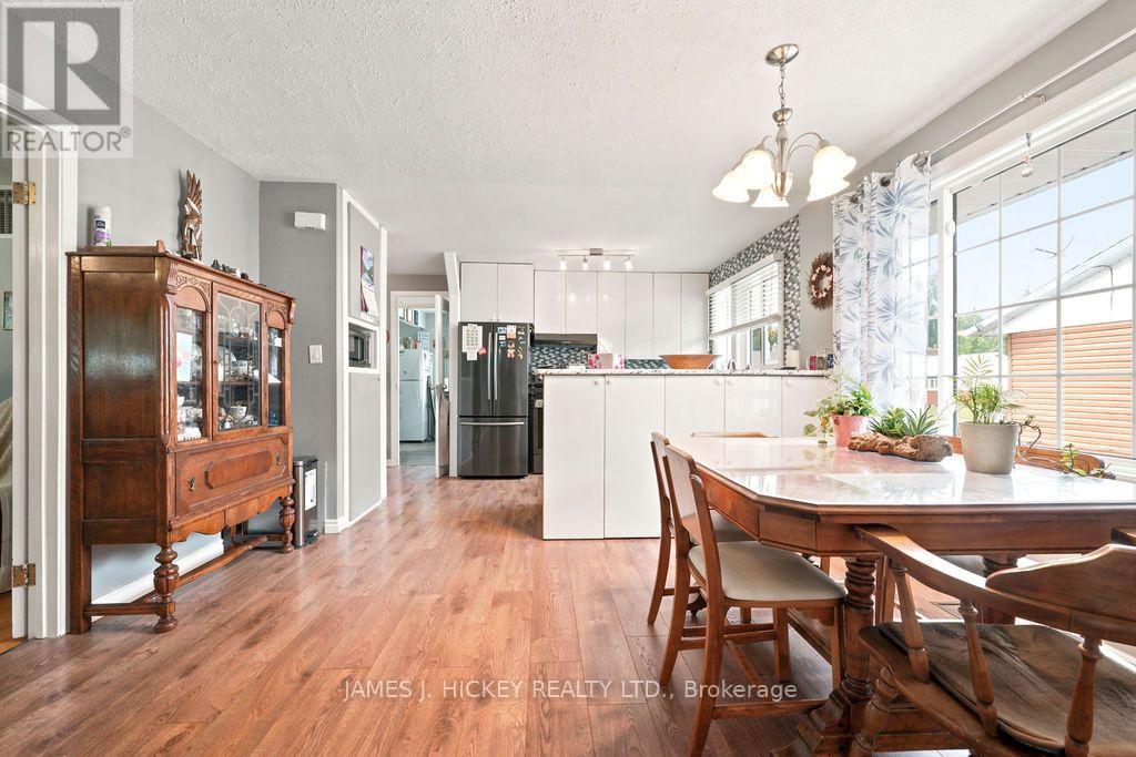23 NEWTON CRESCENT - 12
