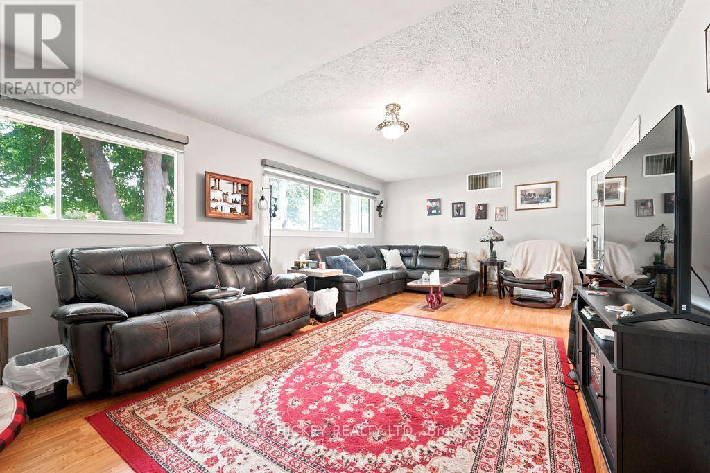 23 NEWTON CRESCENT - 16