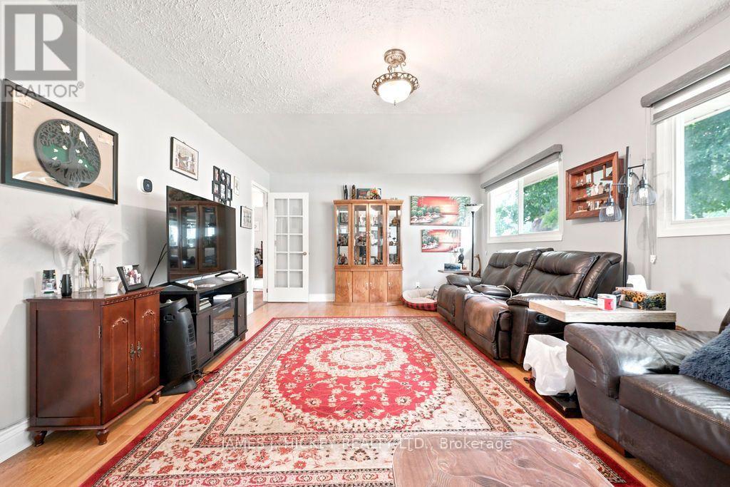 23 NEWTON CRESCENT - 17