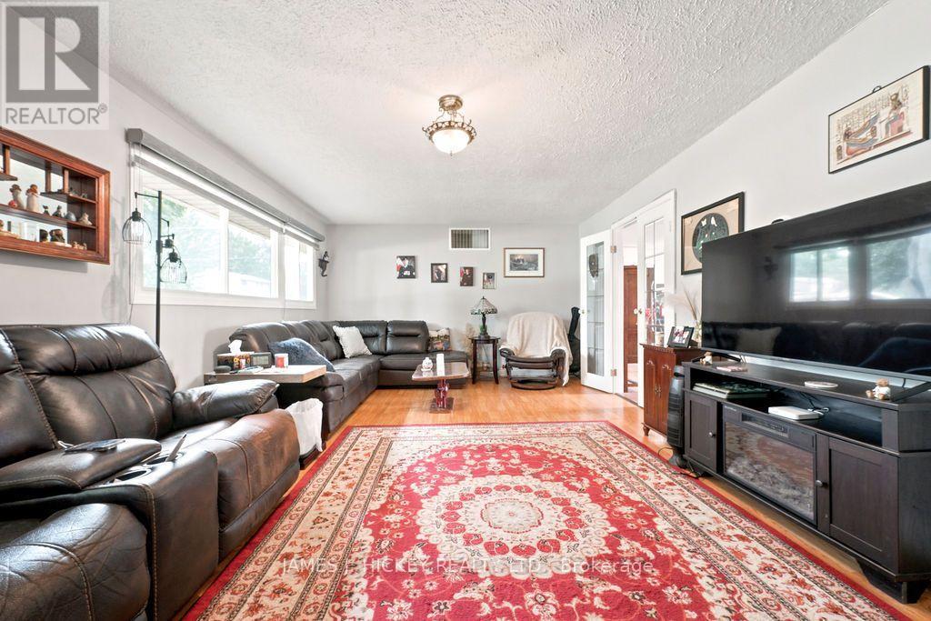 23 NEWTON CRESCENT - 18