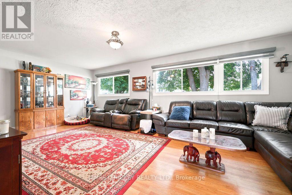 23 NEWTON CRESCENT - 19