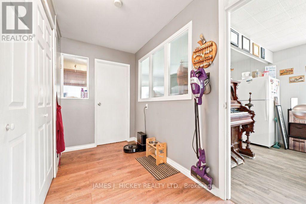 23 NEWTON CRESCENT - 32