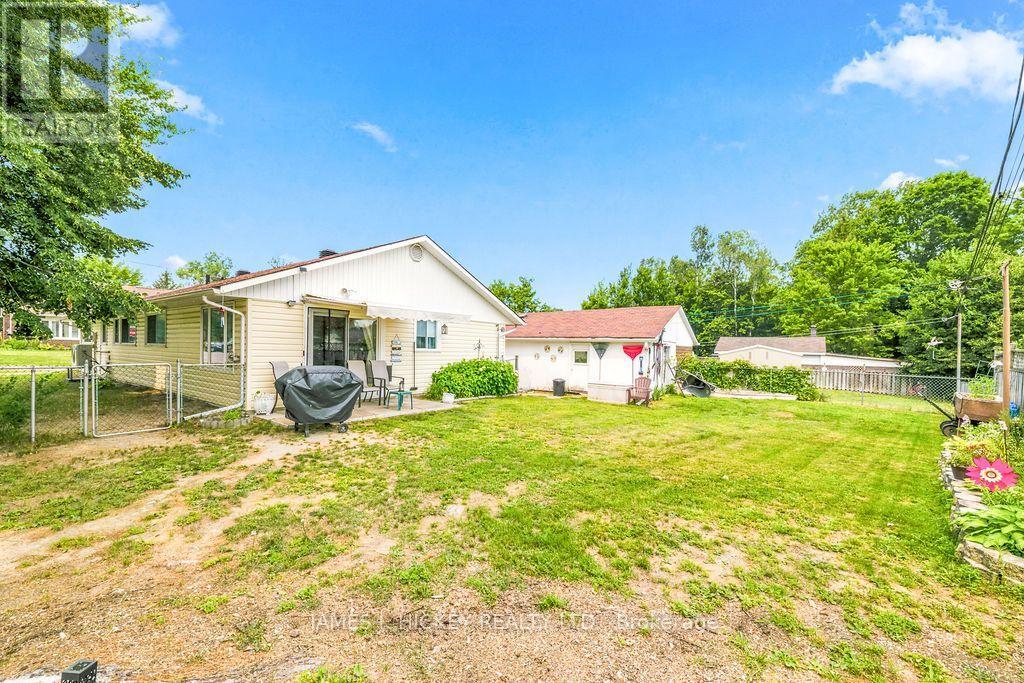 23 NEWTON CRESCENT - 35