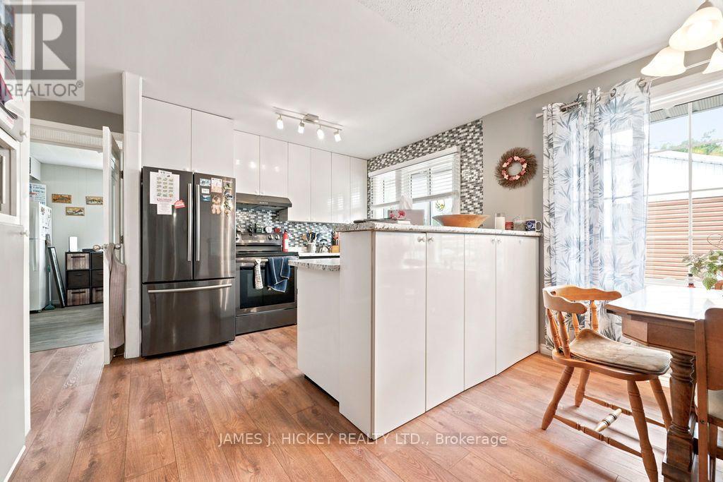 23 NEWTON CRESCENT - 9